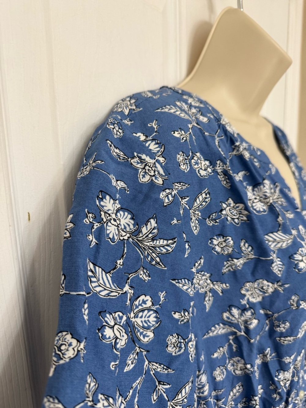 LOFT Blue Floral Shirt Maxi Dress Size 10 Button Front Long Sleeve - Picture 7 of 14